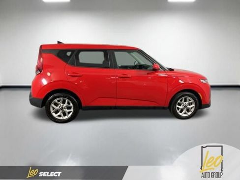 Used 2021 Kia Soul S FWD image 4