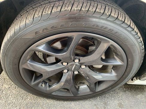 Used 2022 Chrysler 300 Touring w/ Sport Appearance Package image 8