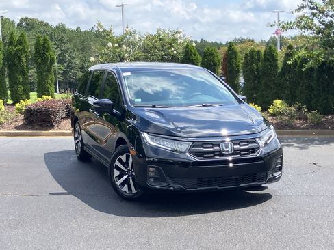 Certified 2026 Honda Odyssey EX-L image 2