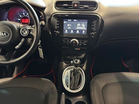 Used 2018 Kia Soul + FWD image 25