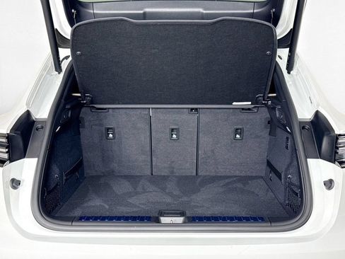 Certified 2025 Porsche Macan Electric RWD image 30
