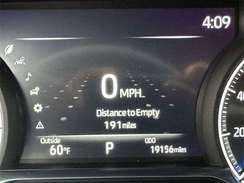 Used 2023 Toyota Venza LE image 38