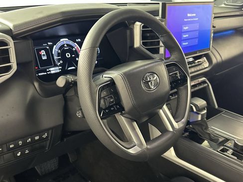 Used 2024 Toyota Tundra Platinum AWD/4WD image 14