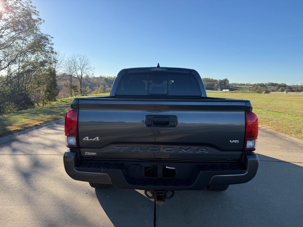 Used 2023 Toyota Tacoma SR AWD/4WD image 4