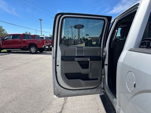 Used 2019 Ford F150 XLT w/ Equipment Group 302A Luxury AWD/4WD image 15