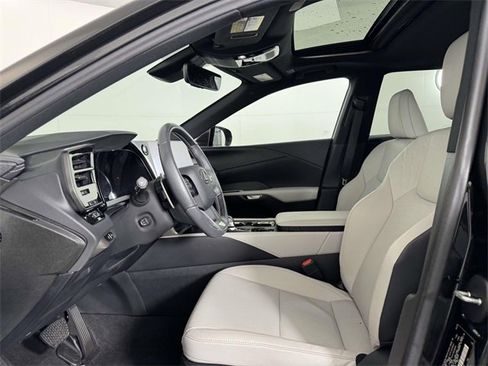 Used 2023 Lexus RX 350 AWD image 4