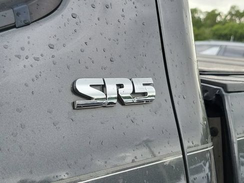 Used 2022 Toyota Tacoma SR5 w/ Technology Package RWD image 10