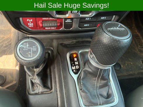 Used 2025 Jeep Gladiator Mojave AWD/4WD image 10