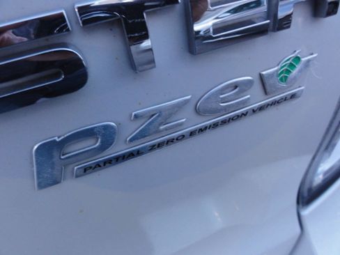 Used 2012 Subaru Forester 2.5X Premium AWD/4WD image 32