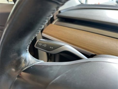 Used 2018 Tesla Model 3 Long Range image 23