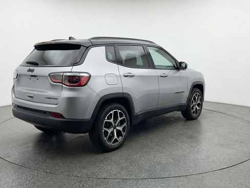 Used 2025 Jeep Compass Limited AWD/4WD image 9