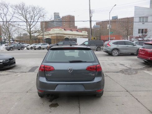 Used 2015 Volkswagen Golf S image 8