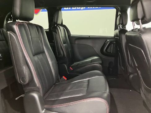Used 2018 Dodge Grand Caravan GT image 34