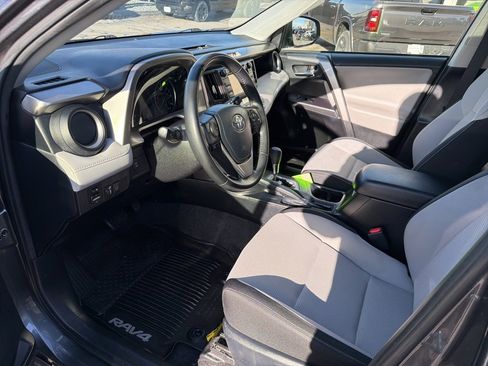 Used 2018 Toyota RAV4 XLE image 3