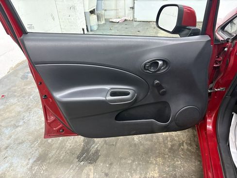 Used 2014 Nissan Versa Note S image 9