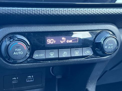 Used 2021 Nissan Kicks SV image 21