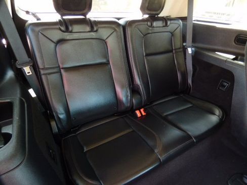 Used 2022 Lincoln Aviator Reserve image 8