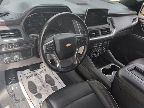 Used 2023 Chevrolet Suburban Premier image 15