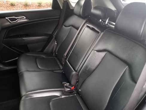 Used 2023 Kia Sportage EX image 27