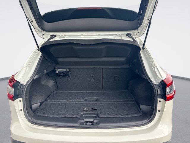 Certified 2022 Nissan Rogue Sport SL w/ Premium Package FWD image 13