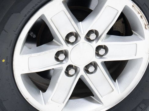 Used 2013 GMC Yukon SLE image 24