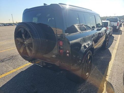 Used 2023 Land Rover Defender 110 X-Dynamic SE image 7