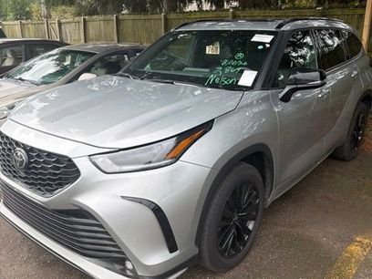 Used 2025 Toyota Highlander XSE