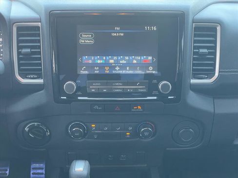 Used 2024 Nissan Frontier SV AWD/4WD image 16