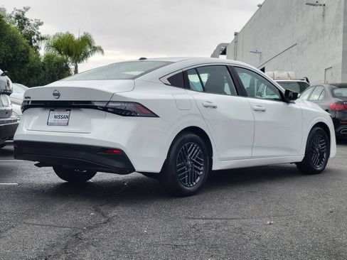 New 2026 Nissan Sentra SV w/ Floor Mat Package FWD image 2