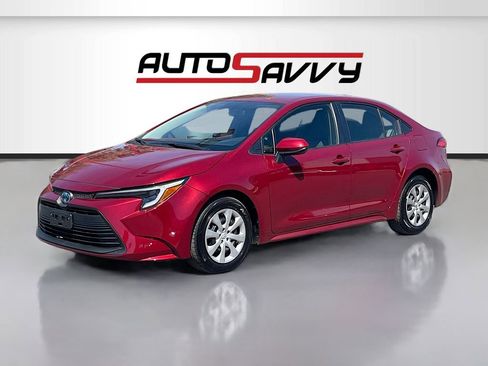 Used 2025 Toyota Corolla LE FWD image 3