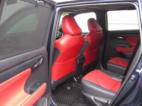 Used 2022 Toyota Highlander XSE image 14