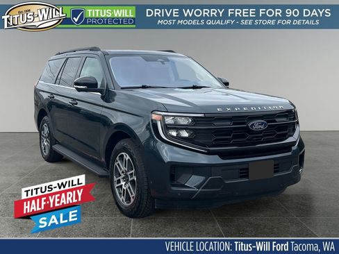 Used 2025 Ford Expedition Active AWD/4WD image 1
