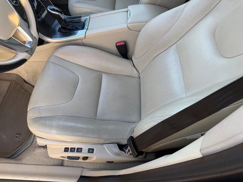 Used 2015 Volvo XC60 T5 Premier image 25