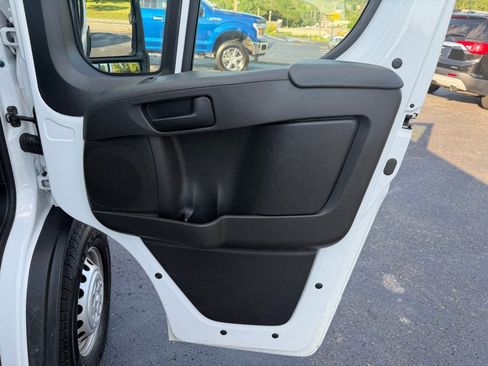 Used 2025 RAM ProMaster 2500 w/ U-Haul Equipment Group FWD image 22