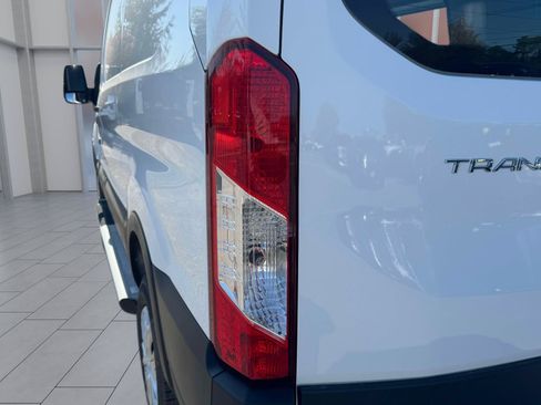 Used 2025 Ford Transit 250 Low Roof w/ Exterior Upgrade Package RWD image 8