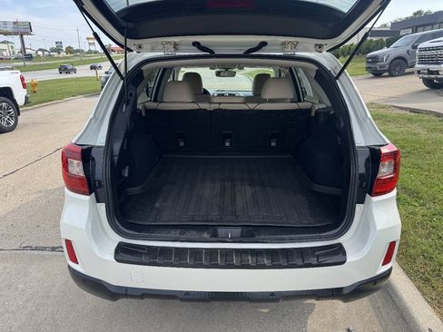 Used 2017 Subaru Outback 2.5i Limited AWD/4WD image 10