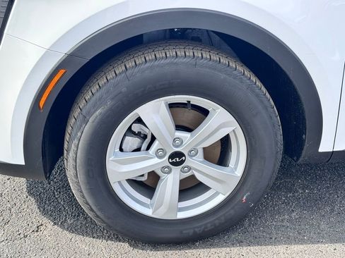 New 2026 Kia Sorento LX image 9