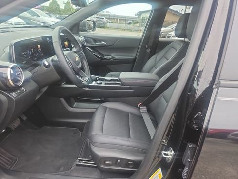 Used 2026 Chevrolet Equinox LT w/ Convenience Package II FWD image 10