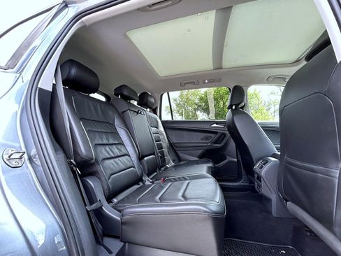 Used 2018 Volkswagen Tiguan SEL Premium AWD/4WD image 18