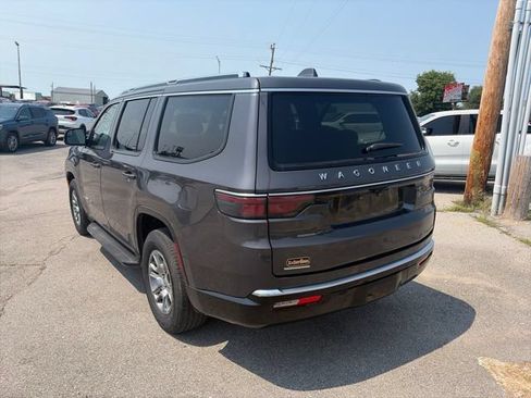 Used 2023 Jeep Wagoneer 4WD image 4
