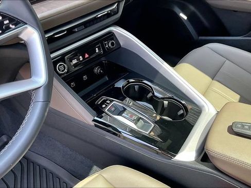 Used 2025 Audi Q5 Premium w/ Convenience Package AWD/4WD image 18