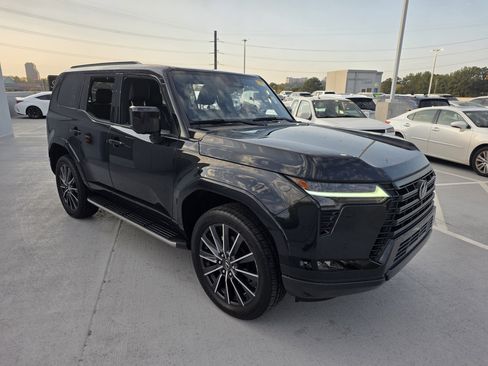 Used 2024 Lexus GX 550 image 7