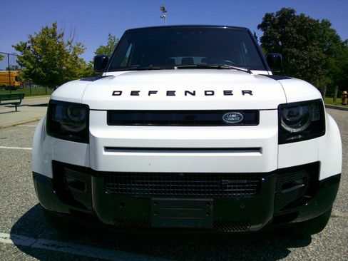 Used 2023 Land Rover Defender 130 X-Dynamic SE AWD/4WD image 29