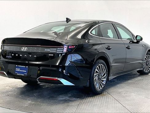 Certified 2025 Hyundai Sonata SEL image 2