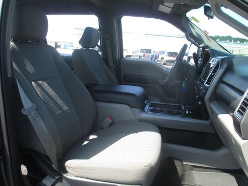 Used 2017 Ford F250 XLT w/ XLT Premium Package AWD/4WD image 21
