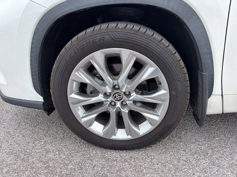 Used 2020 Toyota Highlander Limited AWD/4WD image 7