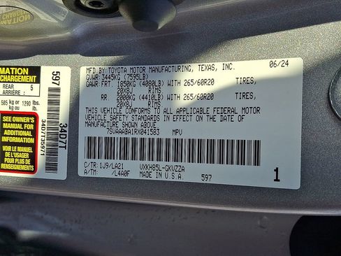 Used 2024 Toyota Sequoia Platinum AWD/4WD image 28
