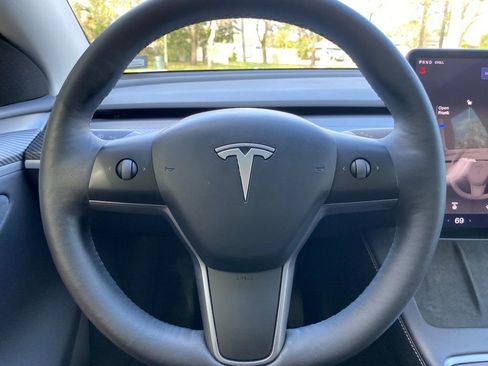 Used 2024 Tesla Model Y Long Range image 28