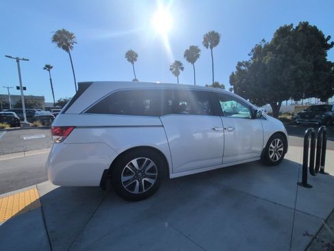 Used 2016 Honda Odyssey Touring Elite image 28