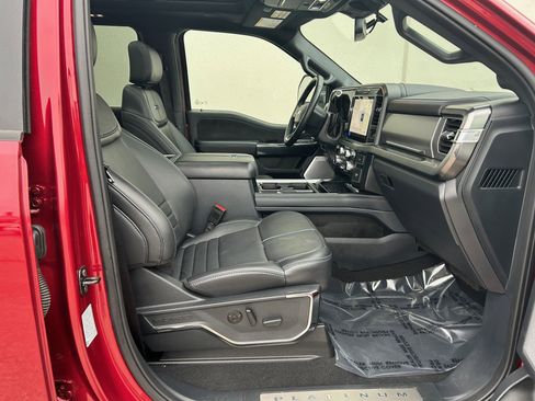 Used 2025 Ford F250 Platinum image 4